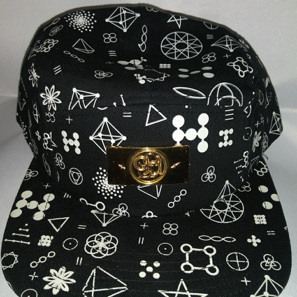 Strapback Hat - Picture 2 of 4